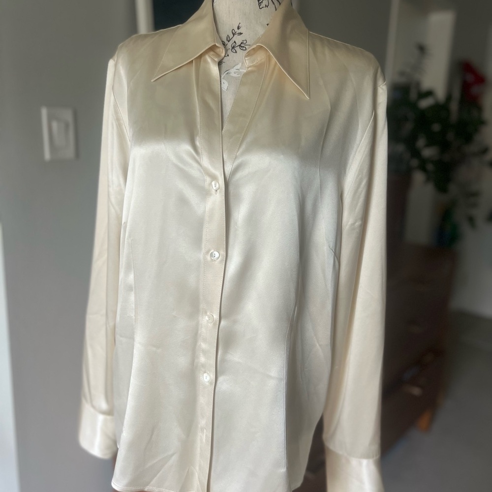 Tesori Cream 100% Silk Button Down Shirt